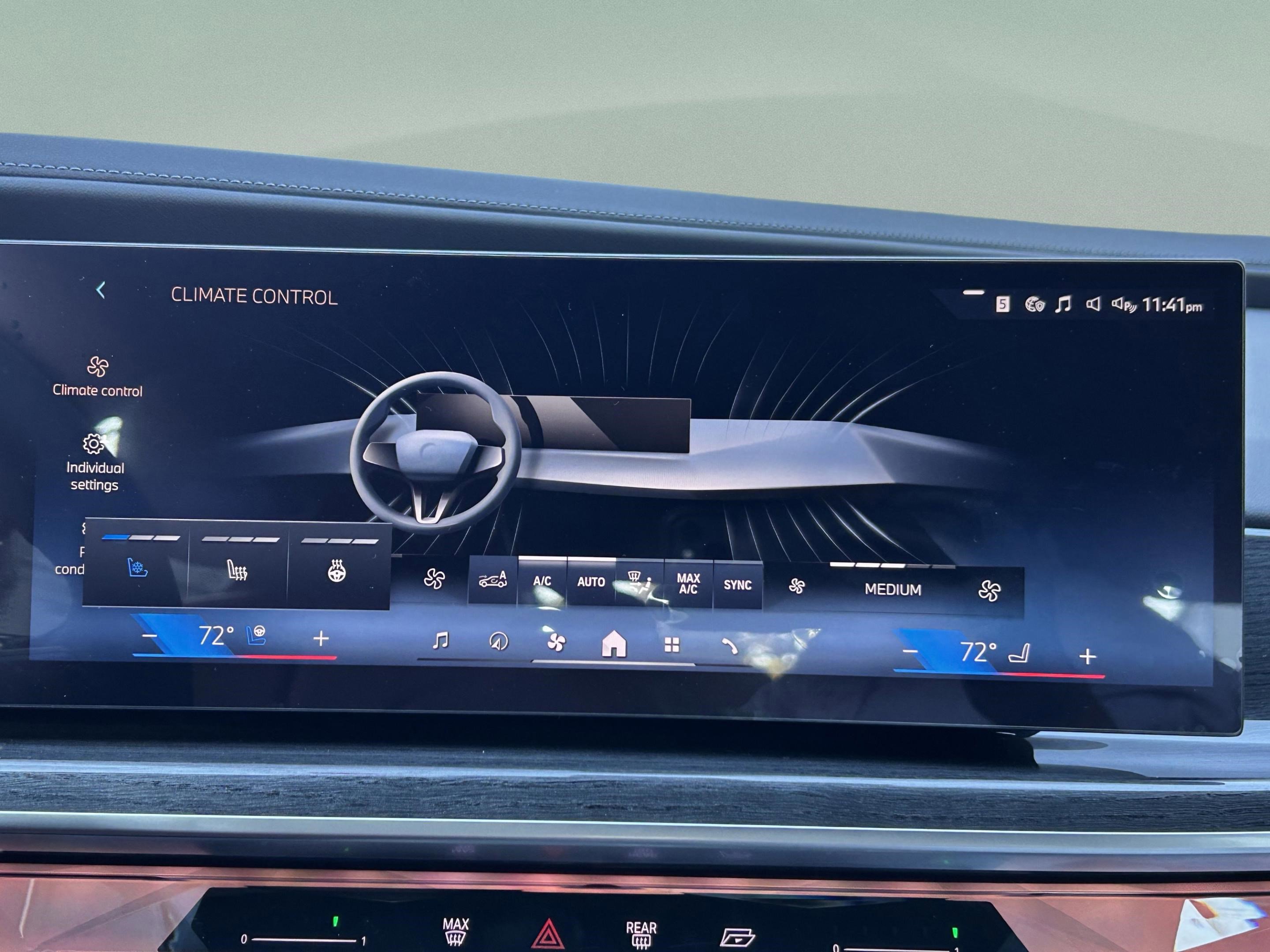 Used 2026 BMW 740i RWD image 15