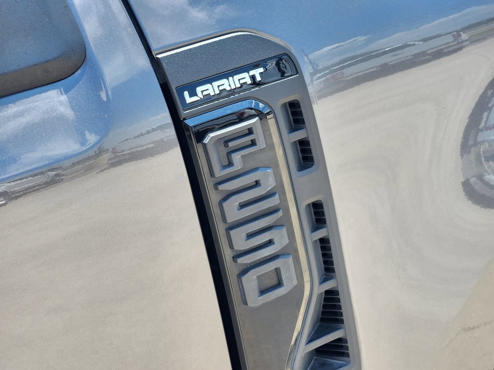 Used 2023 Ford F250 Lariat w/ Lariat Ultimate Package AWD/4WD image 13