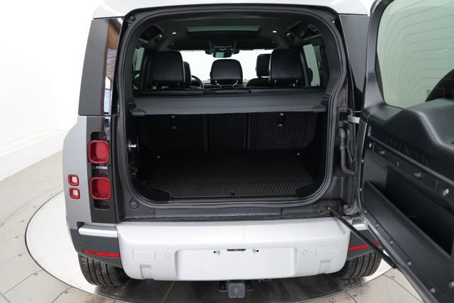 Used 2024 Land Rover Defender 110 S image 42