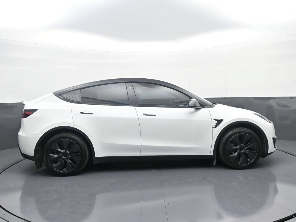 Used 2025 Tesla Model Y Long Range RWD image 8