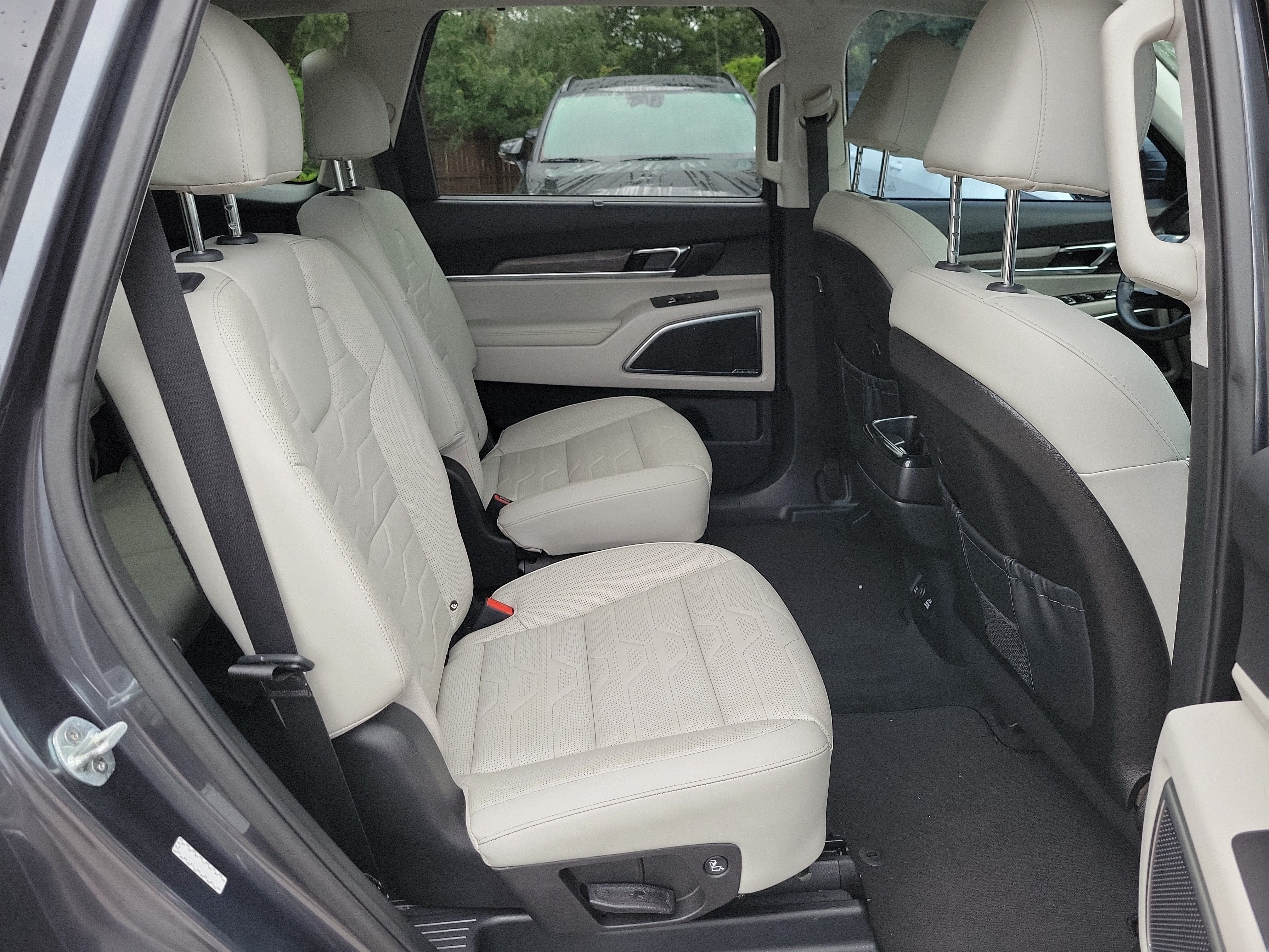 Certified 2022 Kia Telluride SX w/ SX Prestige Package AWD/4WD image 12
