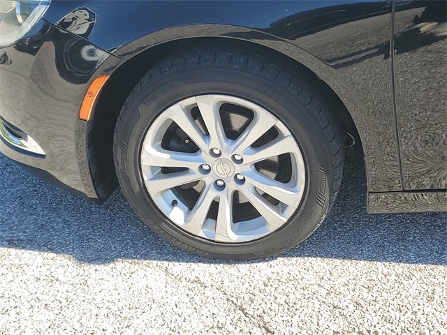 Used 2016 Chrysler 200 Limited w/ Convenience Group image 8