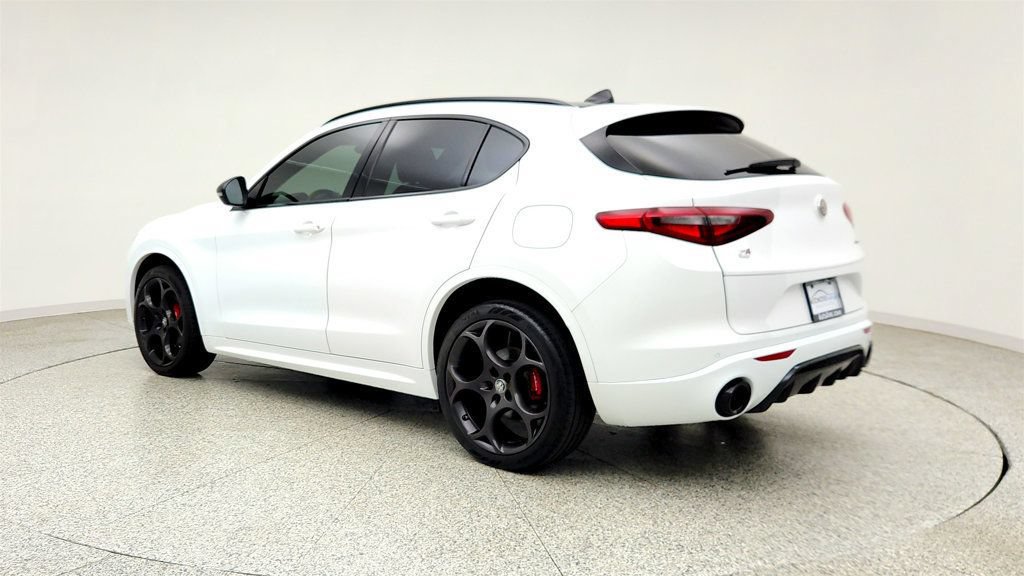 Used 2023 Alfa Romeo Stelvio Veloce AWD/4WD image 7