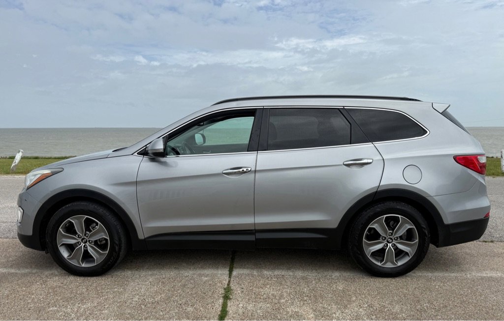 Used 2014 Hyundai Santa Fe GLS image 8