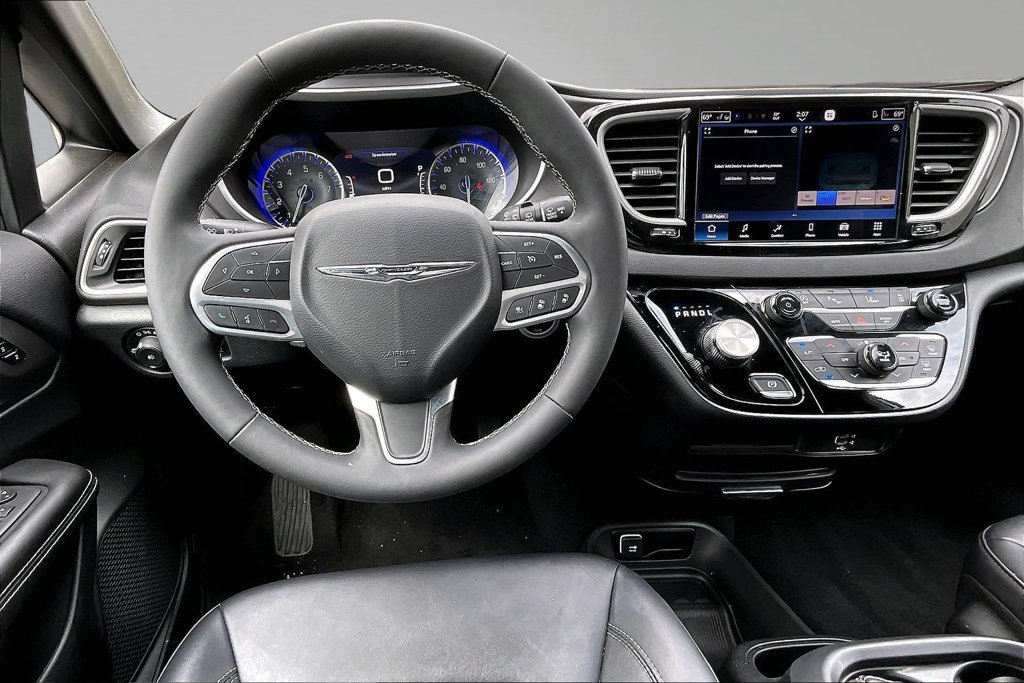 Certified 2026 Chrysler Pacifica Select FWD image 5