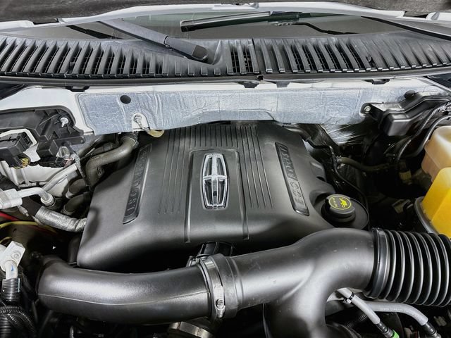 Used 2016 Lincoln Navigator Reserve AWD/4WD image 33