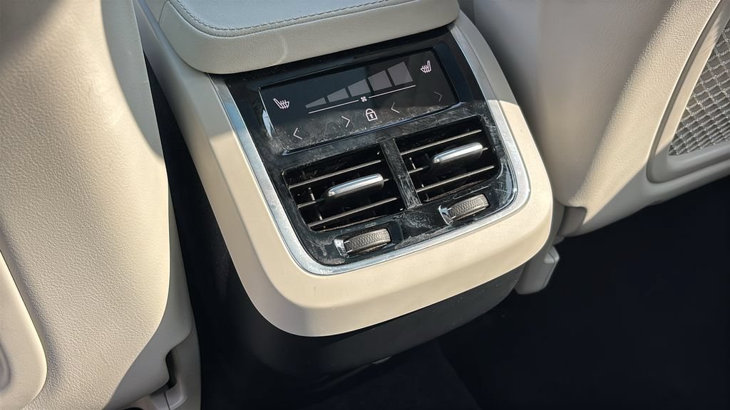 Certified 2024 Volvo XC90 B6 Plus w/ Protection Package Premier AWD/4WD image 8