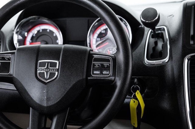 Used 2018 Dodge Grand Caravan SE w/ UConnect Hands-Free Group FWD image 16