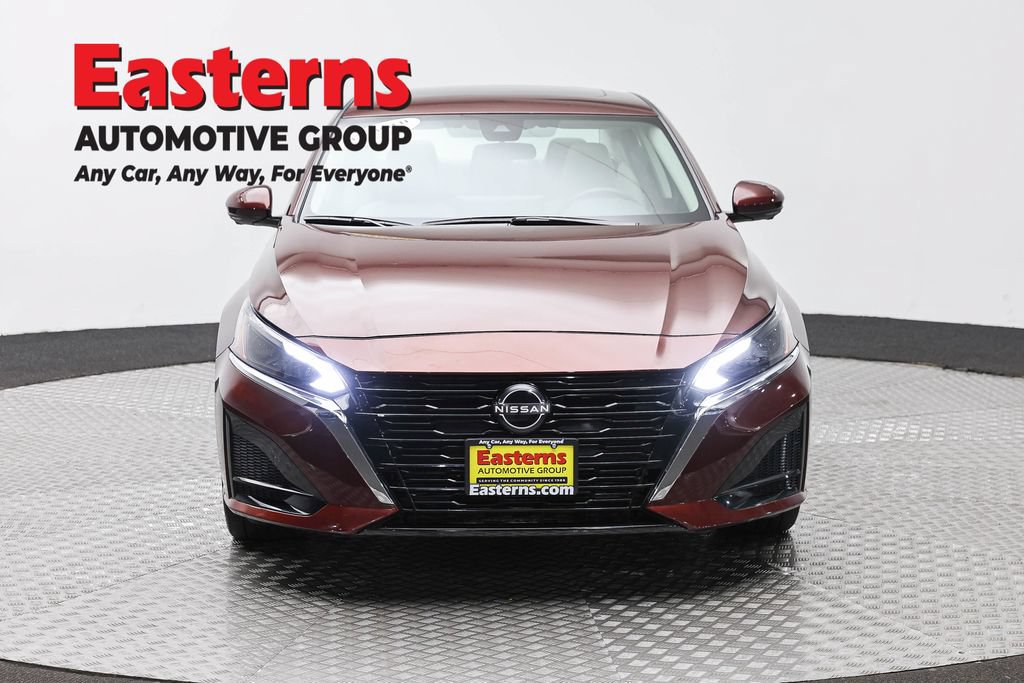 Used 2024 Nissan Altima 2.5 SL AWD/4WD image 2