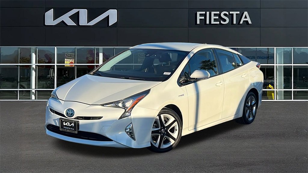 Used 2018 Toyota Prius Three Touring image 2