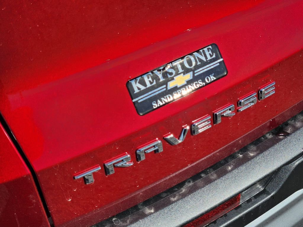 Used 2025 Chevrolet Traverse LT w/ Driver Confidence Package image 12