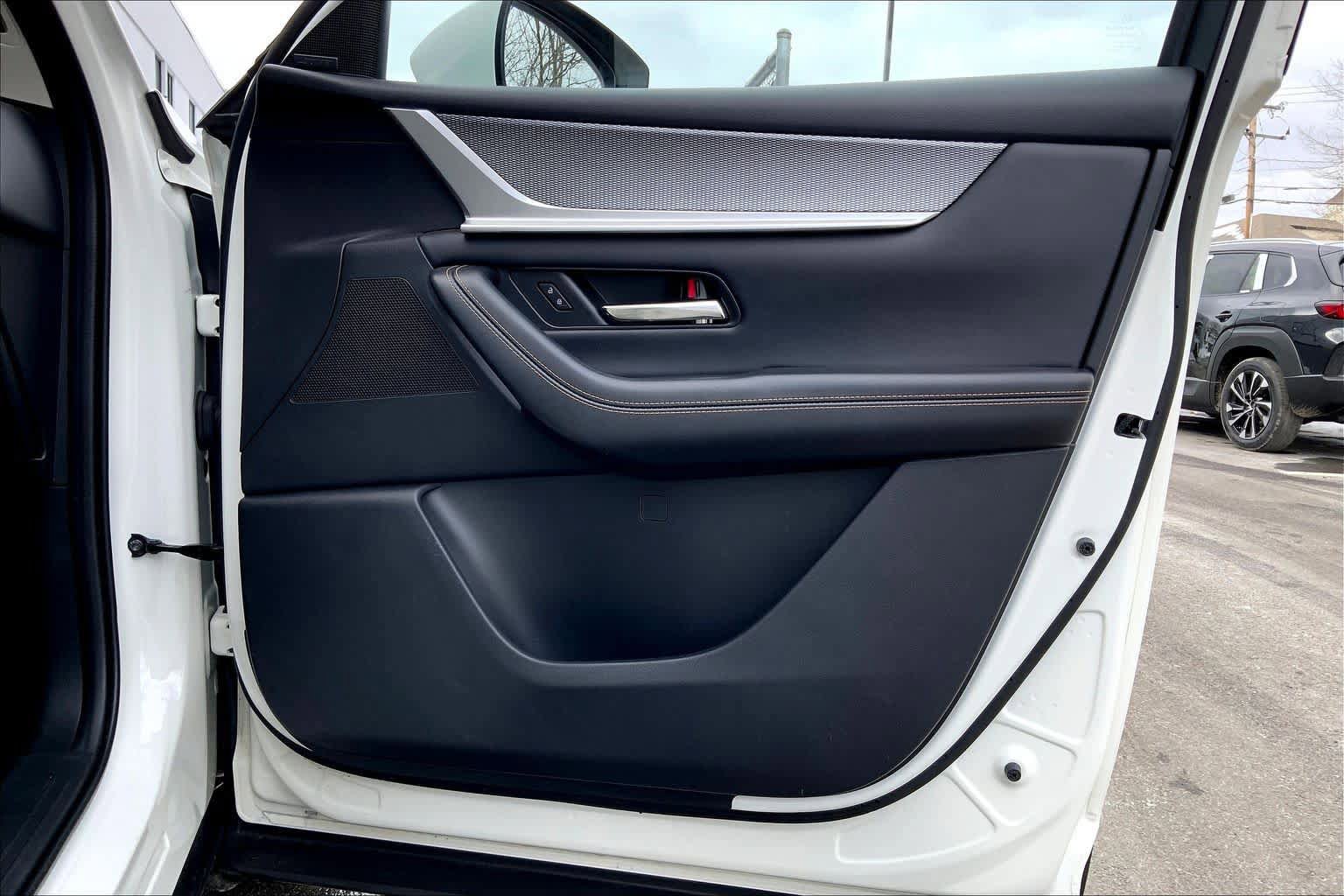 Certified 2024 MAZDA CX-90 Plug-In Hybrid w/ Premium Pkg image 23