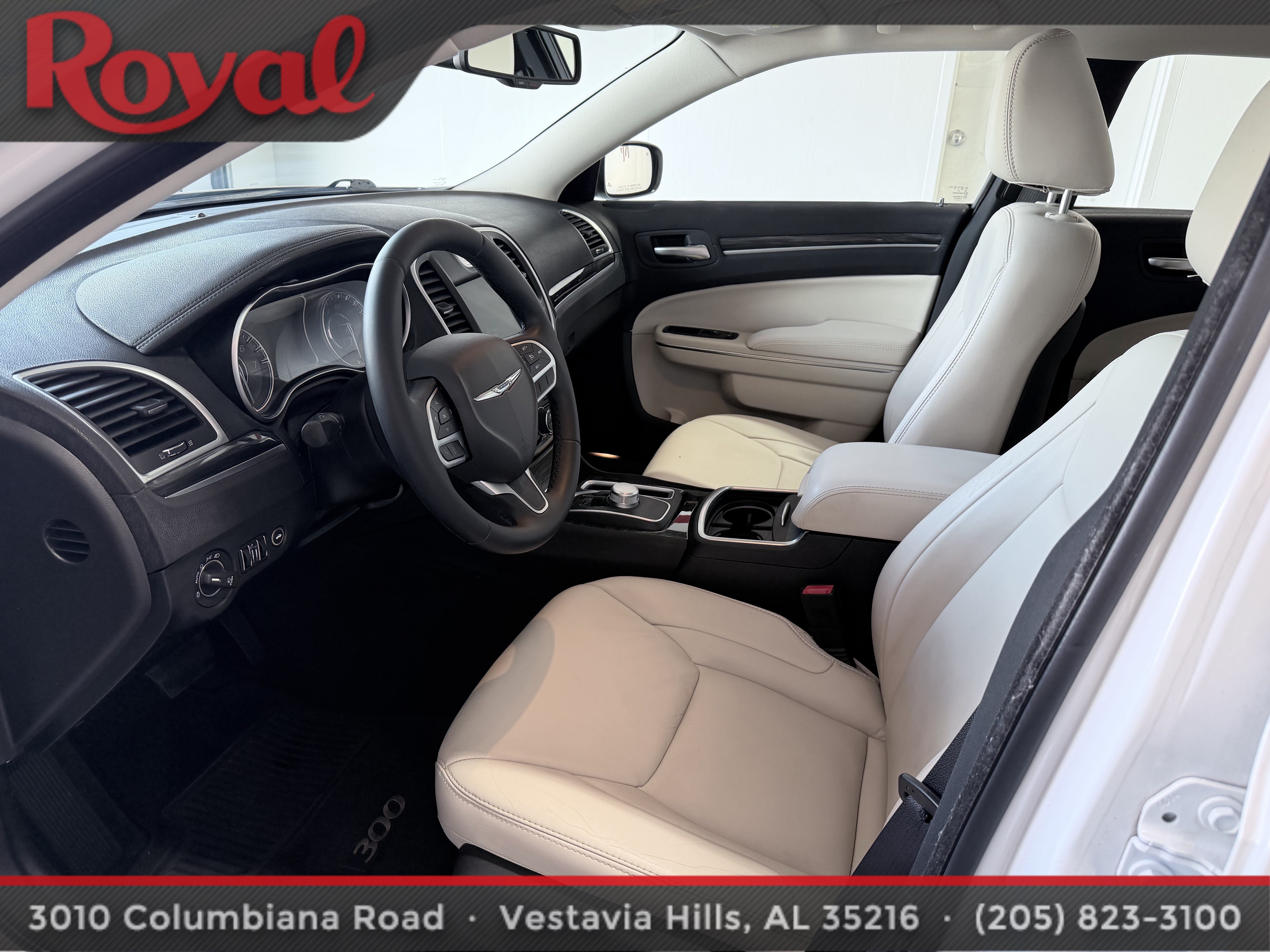 Used 2017 Chrysler 300 Limited w/ Driver Convenience Group RWD image 10