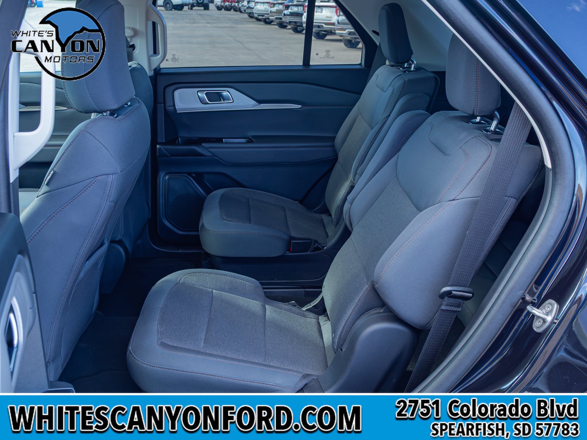 Used 2025 Ford Explorer Active AWD/4WD image 6