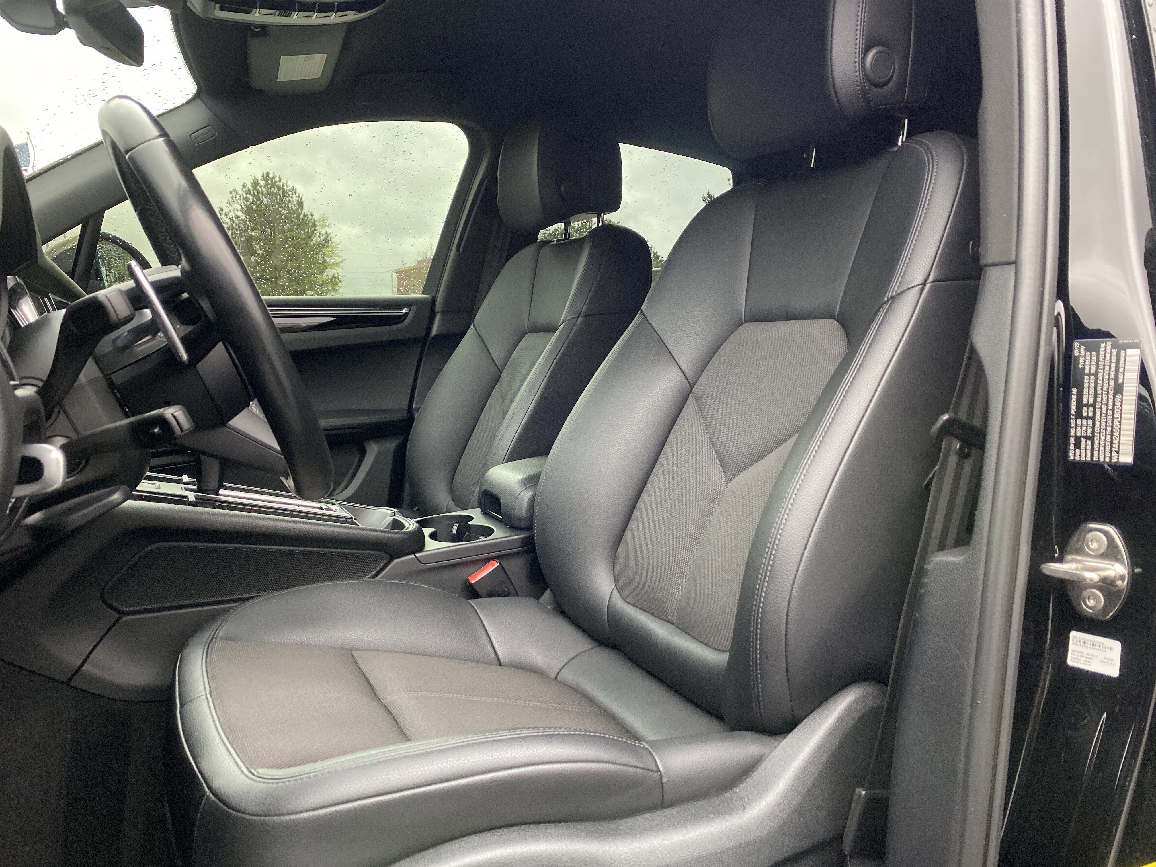 Used 2023 Porsche Macan image 7