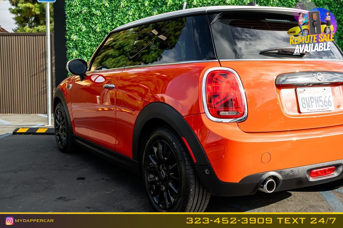 Used 2021 MINI Cooper 2-Door Hardtop w/ 6.5" Touchscreen Package FWD image 9