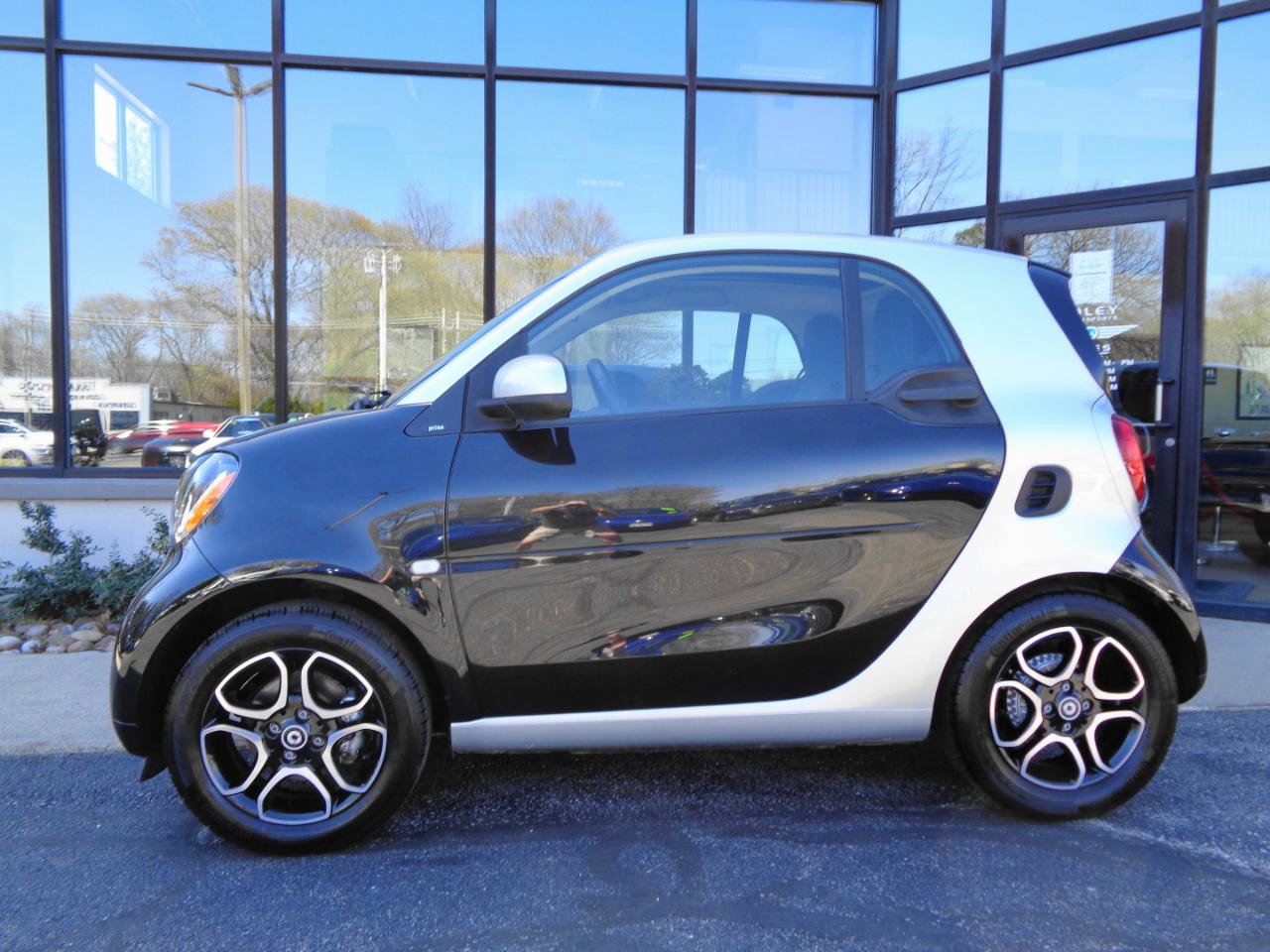 Used 2016 smart fortwo Prime RWD image 8