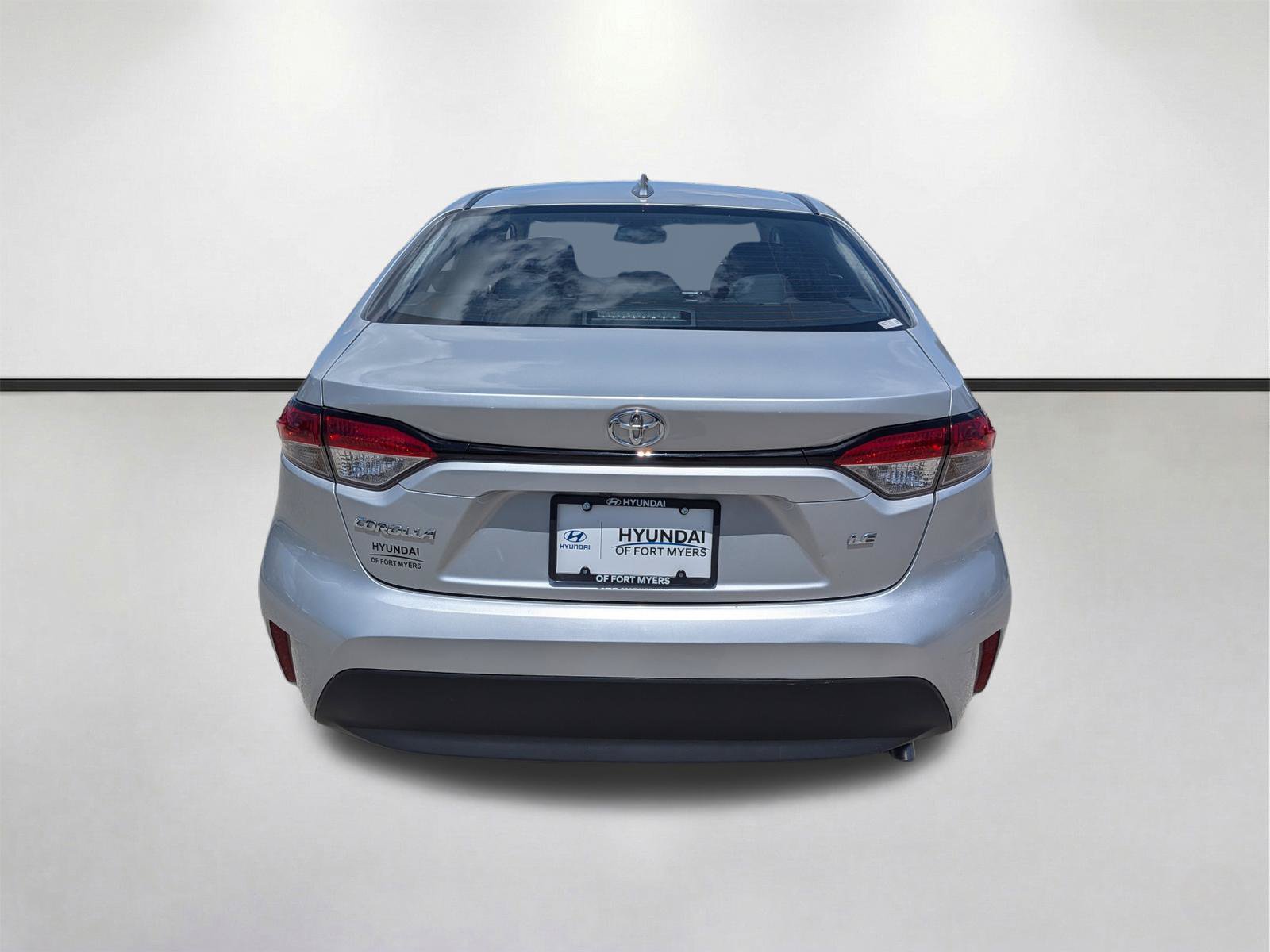 Used 2025 Toyota Corolla LE FWD image 5