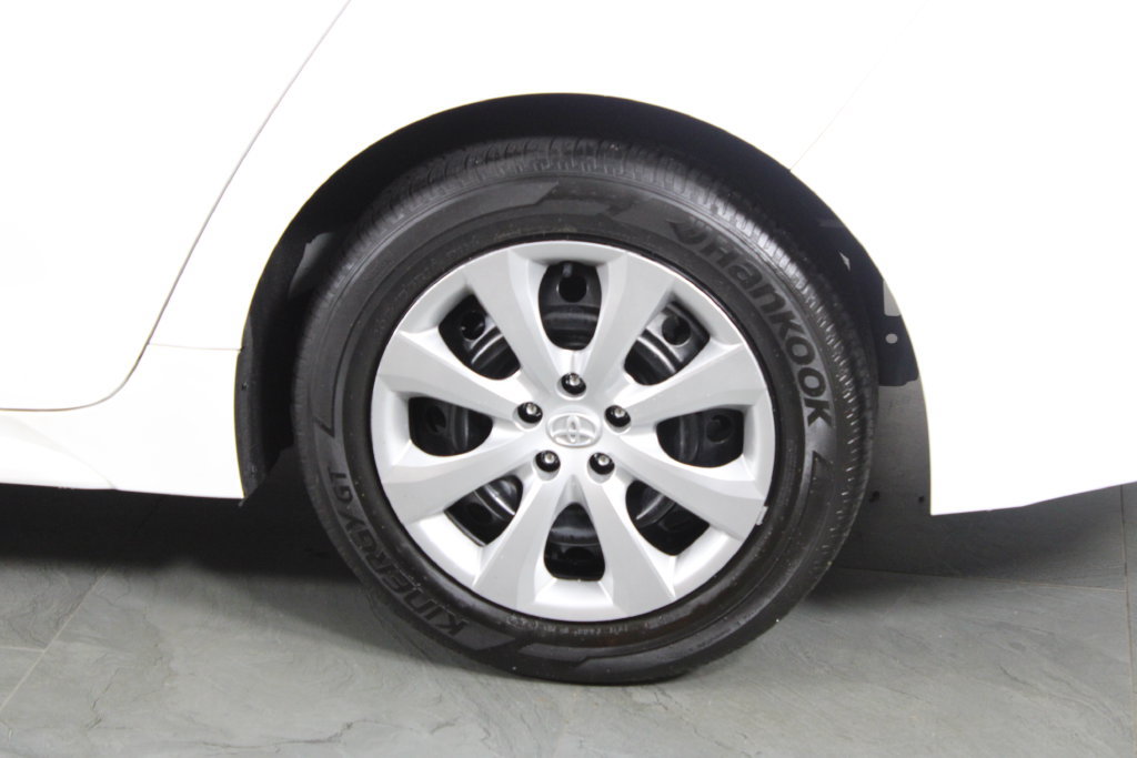 Used 2025 Toyota Corolla LE w/ Convenience Package FWD image 14