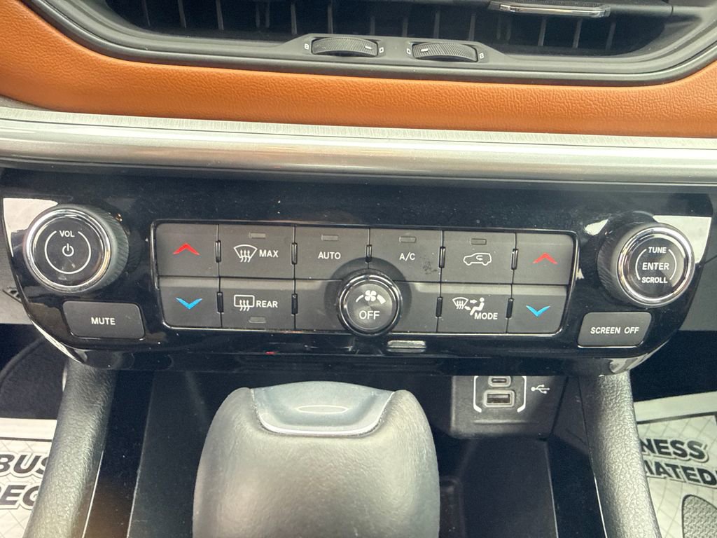 Used 2025 Jeep Compass Limited AWD/4WD image 19