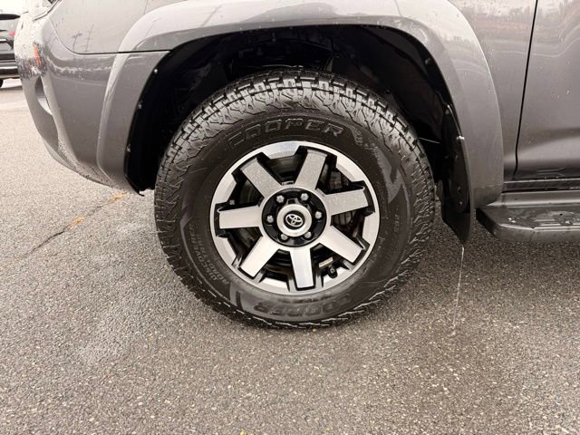Used 2020 Toyota 4Runner TRD Off-Road AWD/4WD image 9