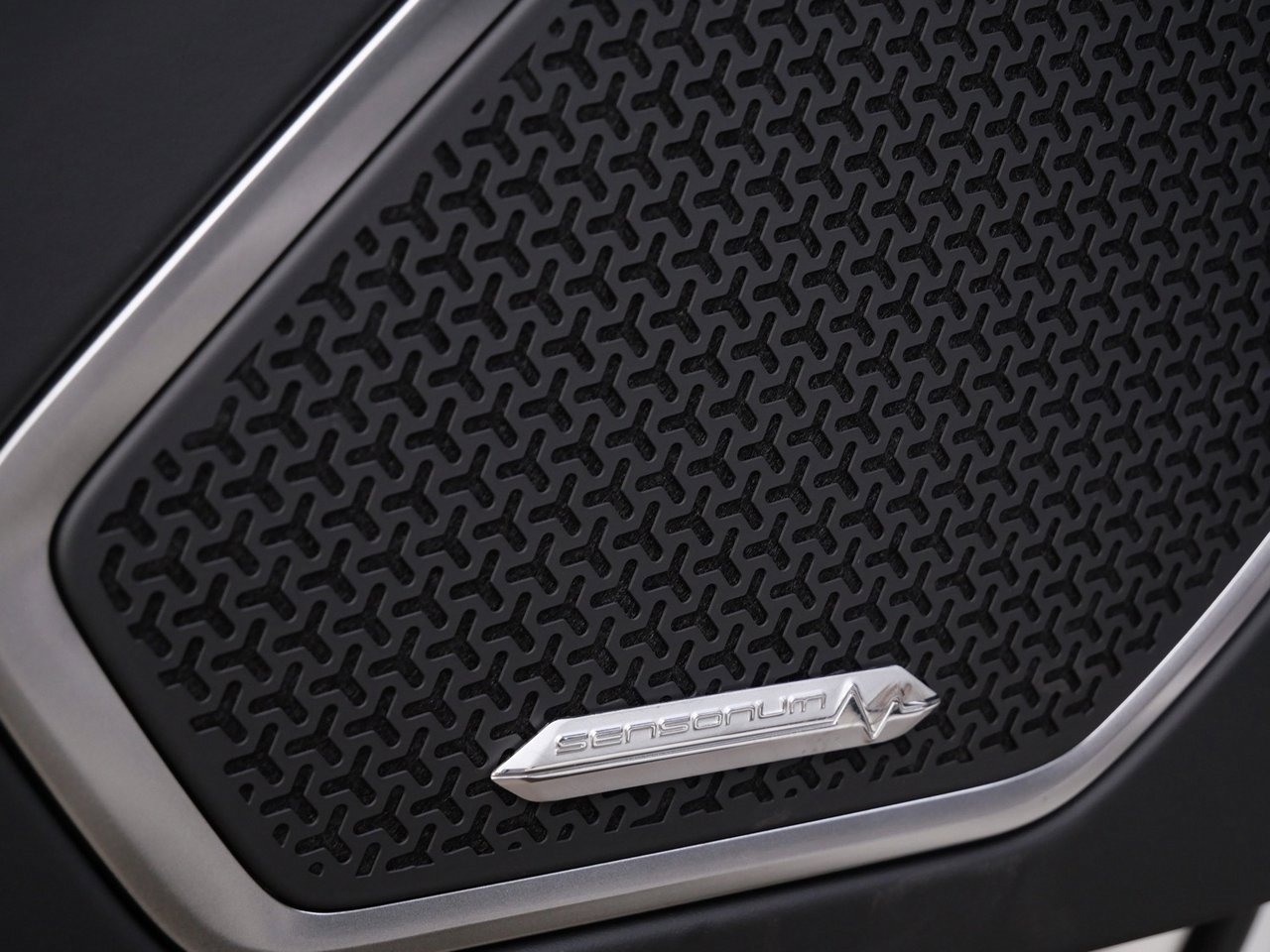 Used 2025 Lamborghini Urus SE image 17