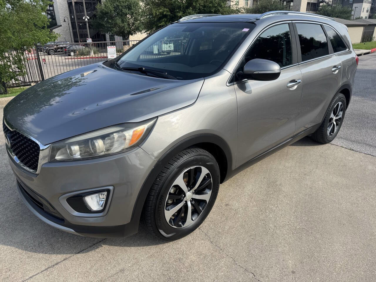 Used 2016 Kia Sorento EX w/ EX Touring Package FWD image 1