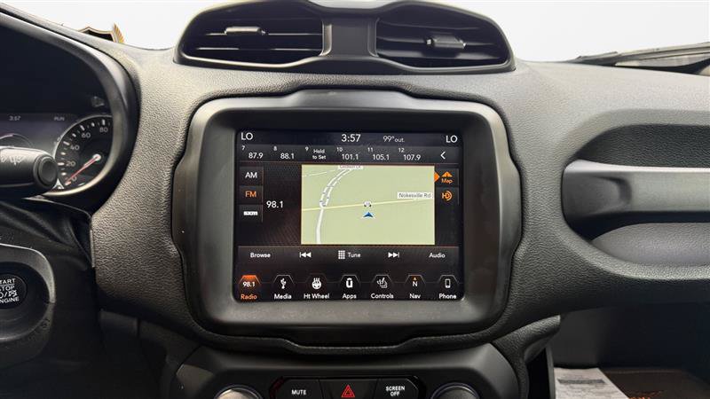 Used 2018 Jeep Renegade Latitude w/ UConnect 8.4 Nav Group AWD/4WD image 21