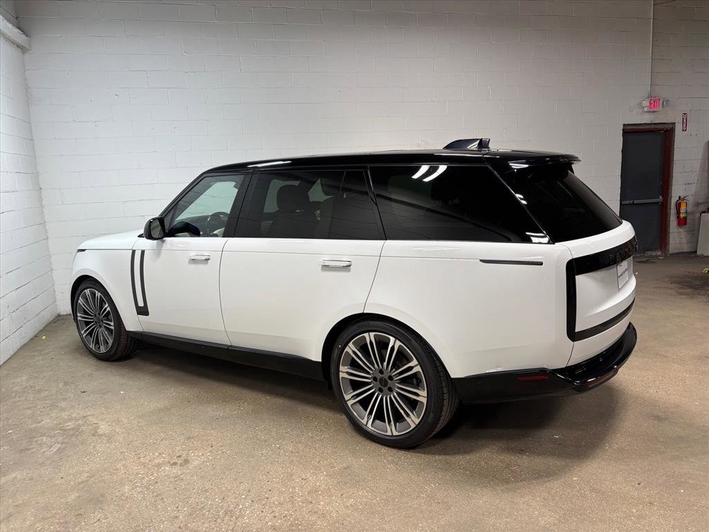 Used 2025 Land Rover Range Rover Long Wheelbase SE image 10