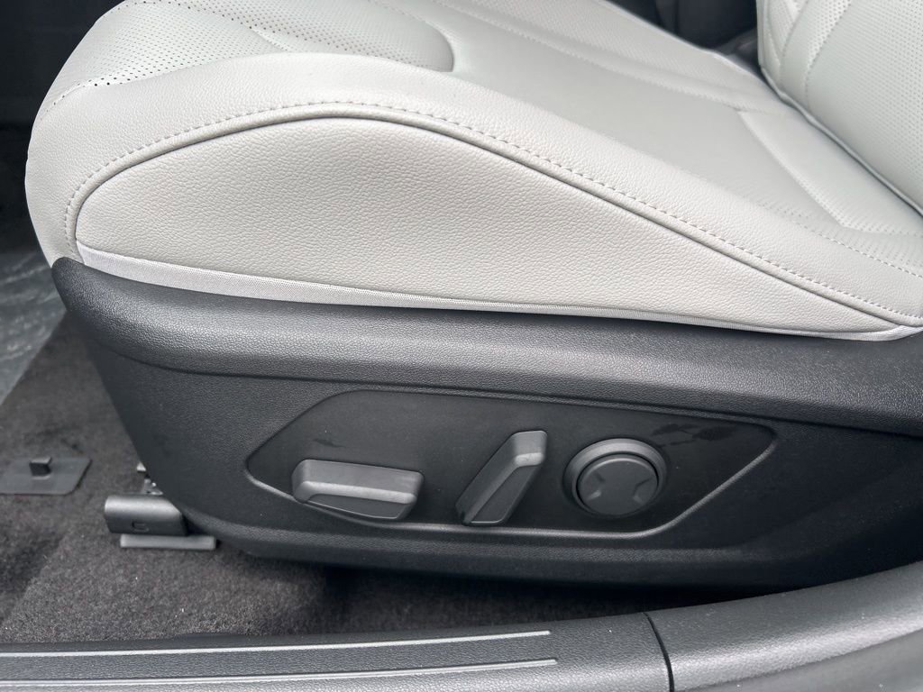 New 2026 Hyundai Elantra Limited image 10