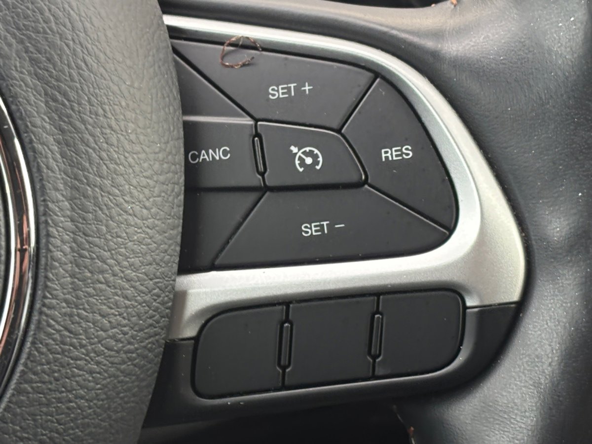 Used 2019 Jeep Compass Latitude w/ Popular Equipment Group image 13