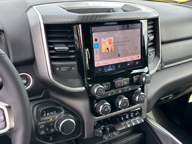 New 2027 RAM 1500 4x4 Crew Cab image 21