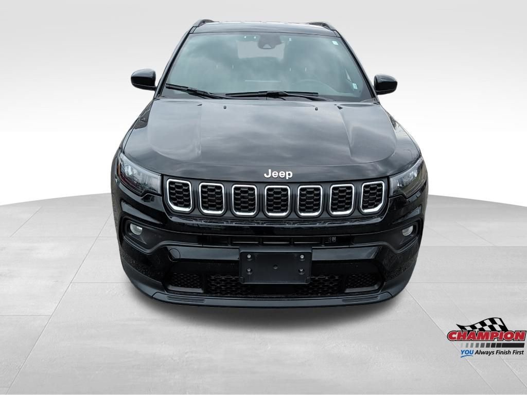 Used 2024 Jeep Compass Latitude image 8