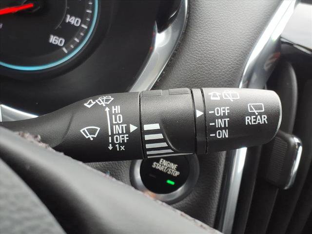 Used 2023 Chevrolet Traverse LT image 19