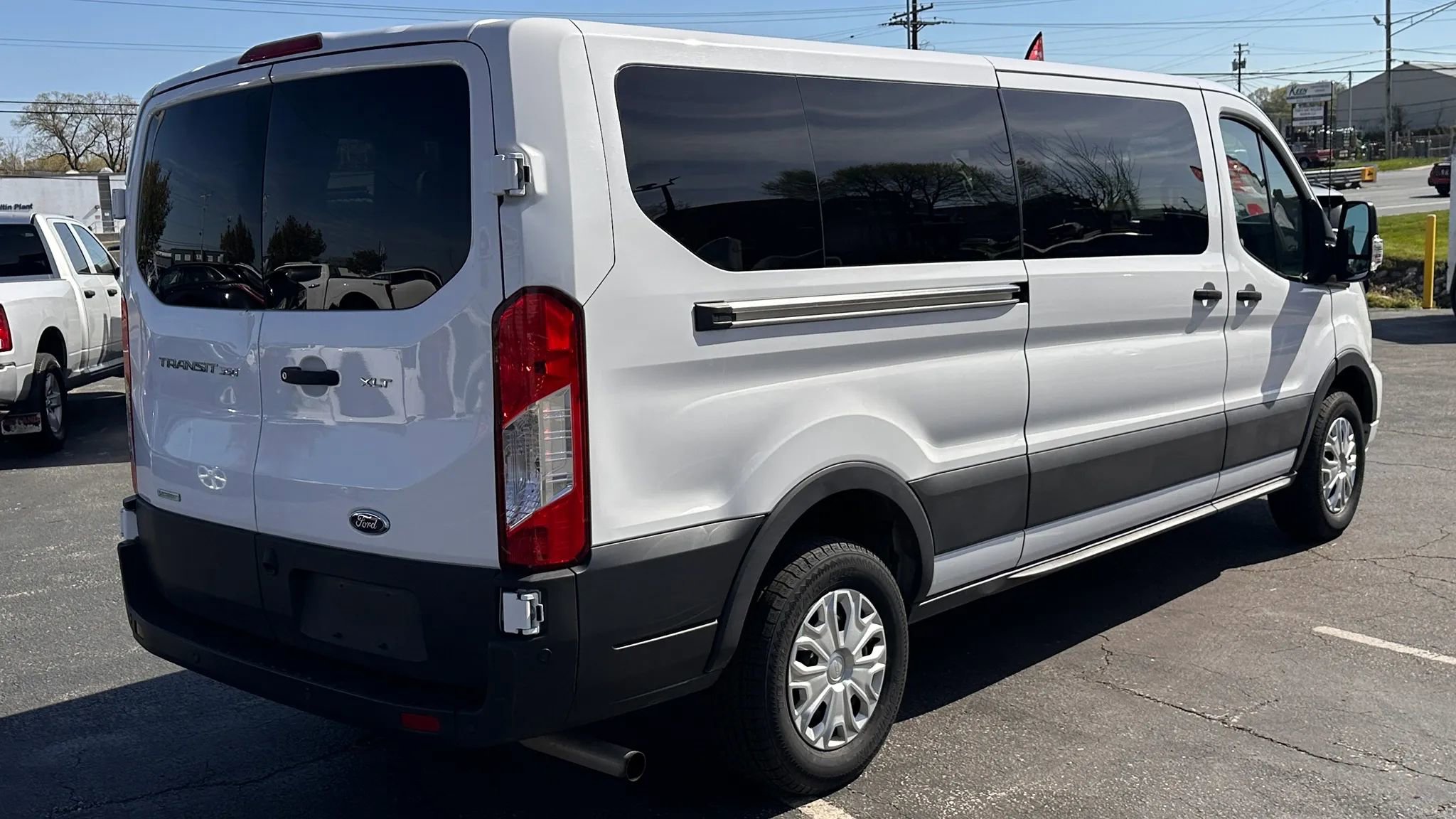 Used 2023 Ford Transit 350 XLT image 5