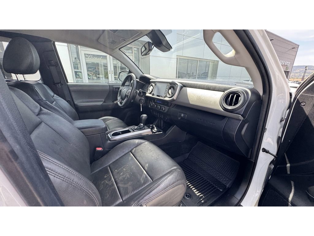 Used 2022 Toyota Tacoma SR5 image 8