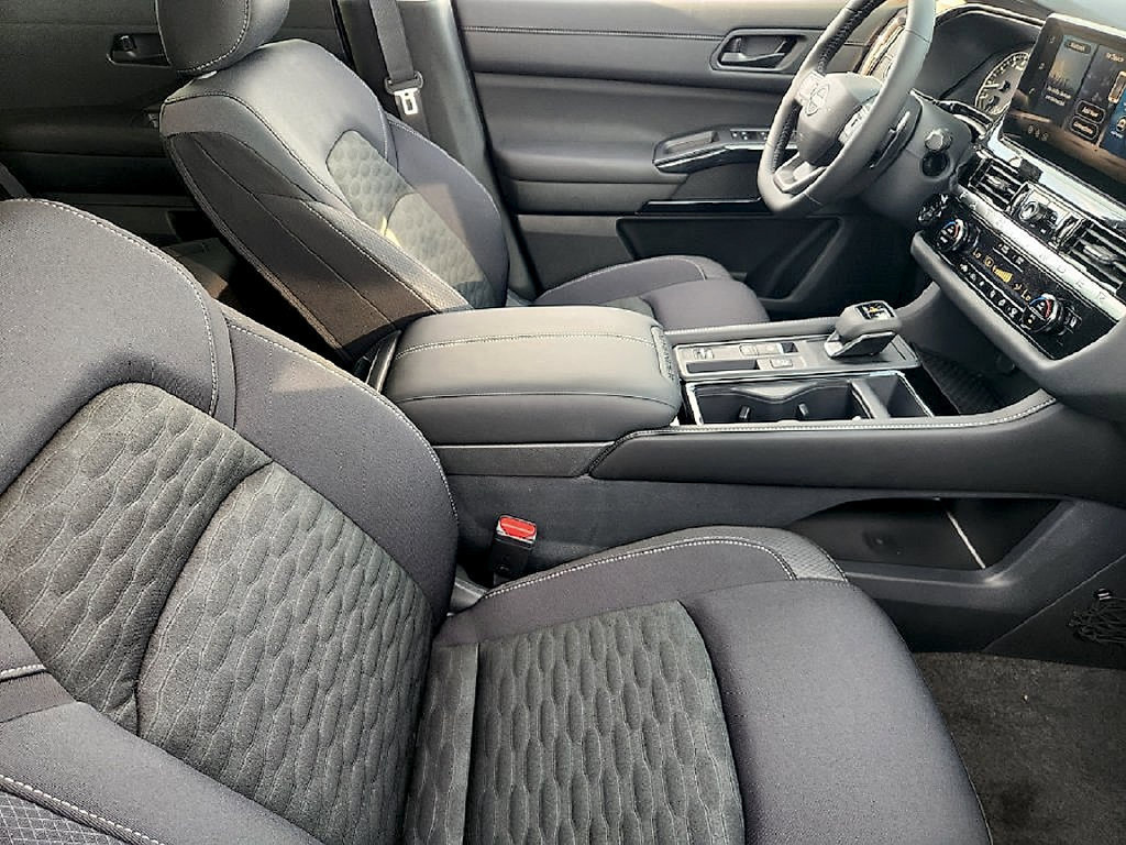 New 2026 Nissan Pathfinder SV w/ Cargo Package FWD image 13
