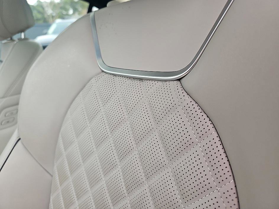 Used 2023 Genesis G70 3.3T w/ Sport Prestige Package image 19