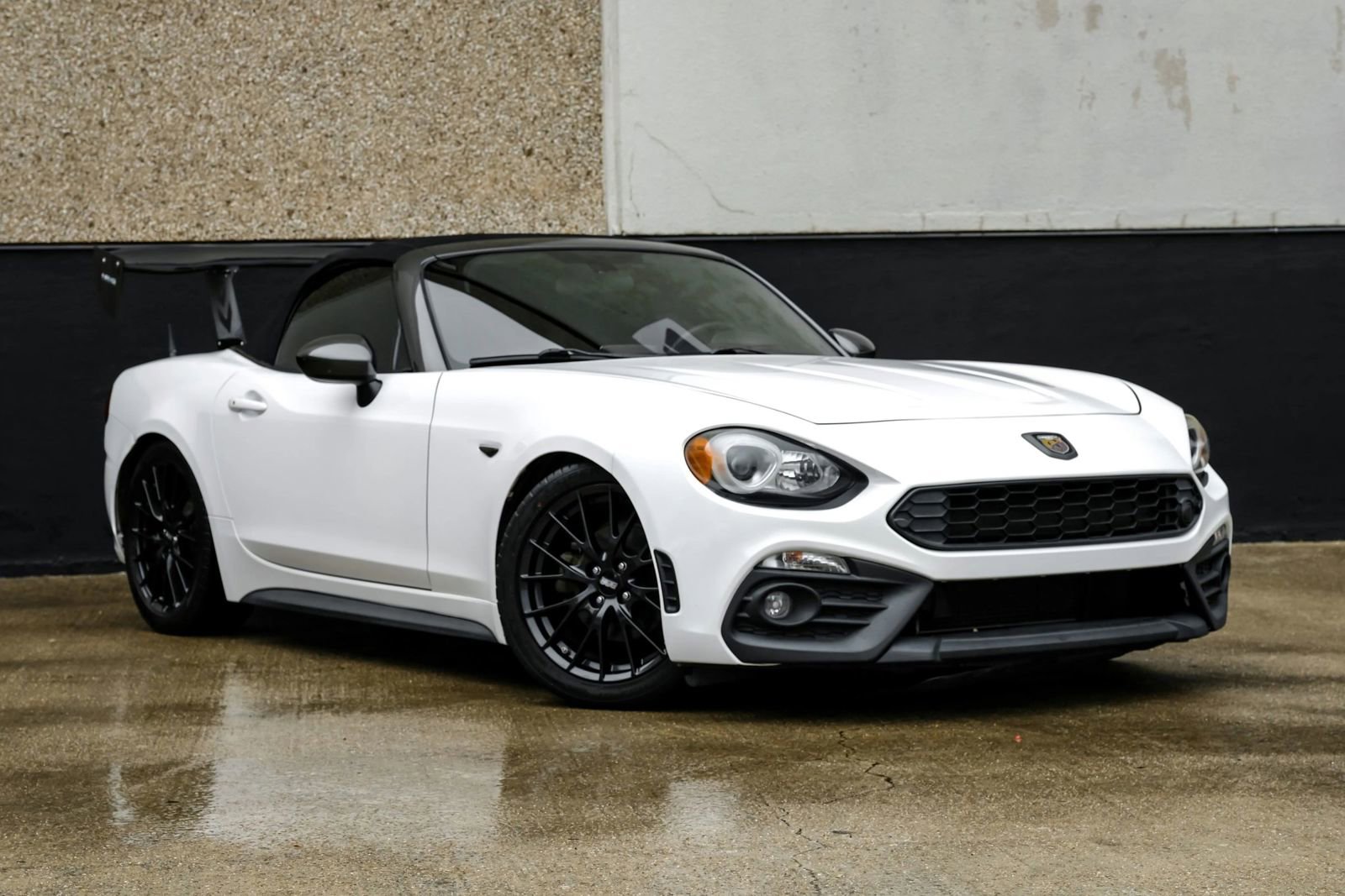 Used 2017 FIAT 124 Spider RWD image 5
