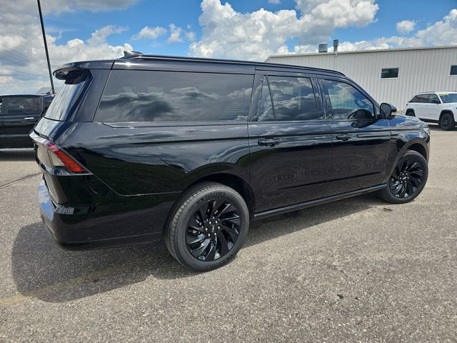 Used 2025 Lincoln Navigator L Reserve w/ Jet Appearance Package AWD/4WD image 5