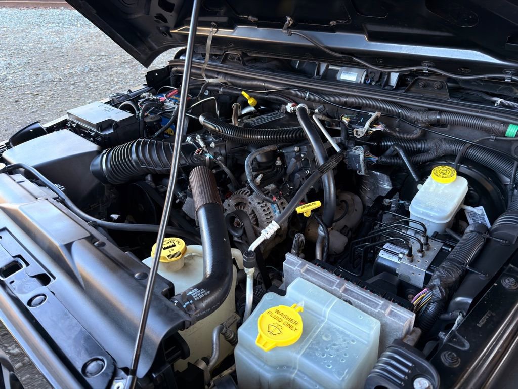 Used 2010 Jeep Wrangler Unlimited Islander image 49