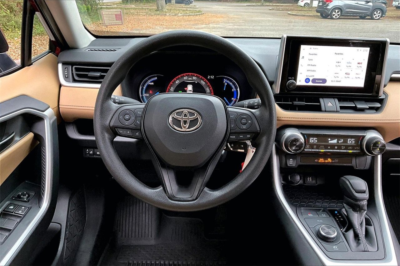 Used 2023 Toyota RAV4 LE image 8