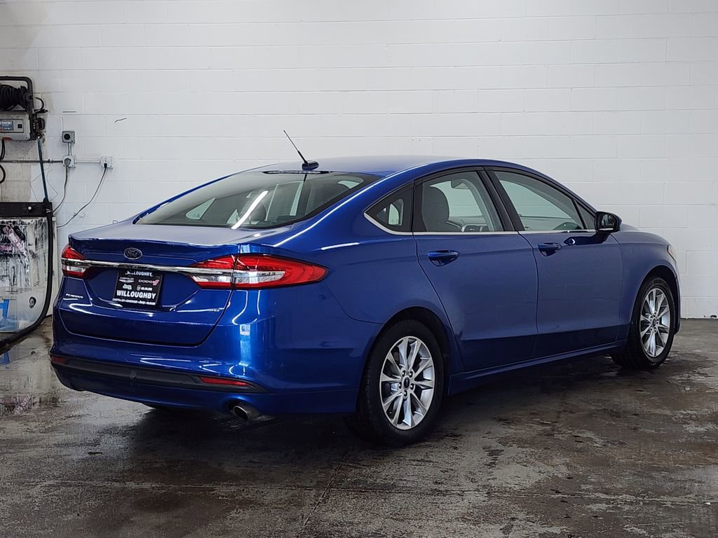 Used 2017 Ford Fusion SE FWD image 7