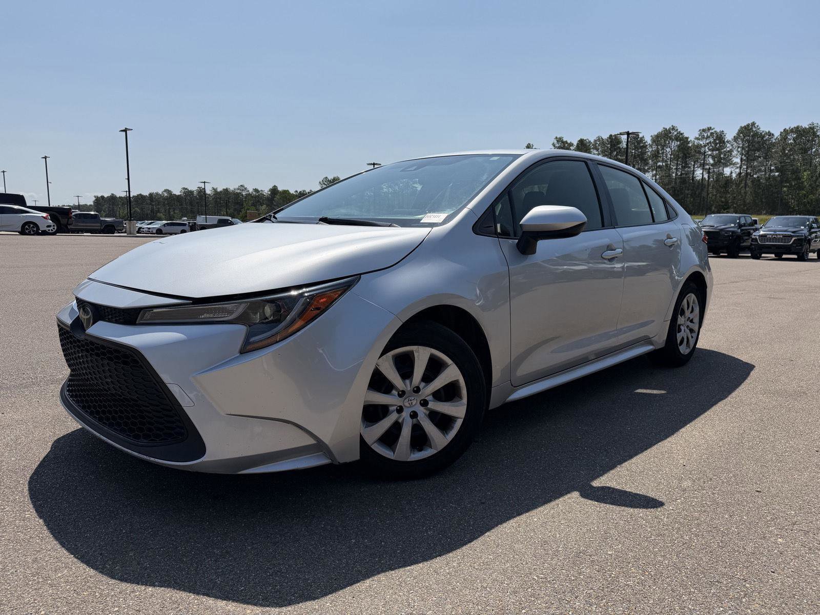 Used 2022 Toyota Corolla LE FWD image 1