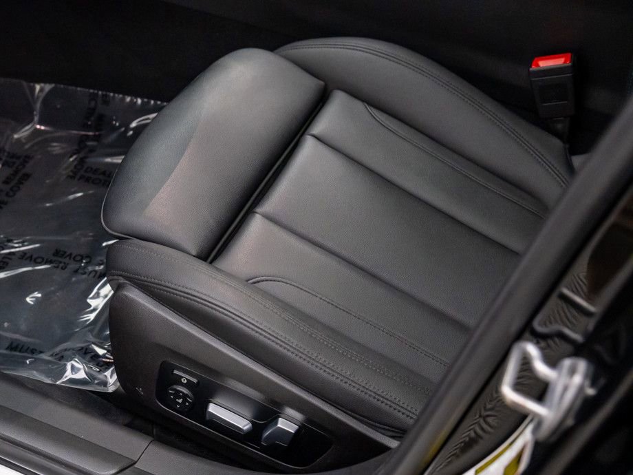 Used 2020 BMW 330i xDrive Sedan w/ Convenience Package image 16