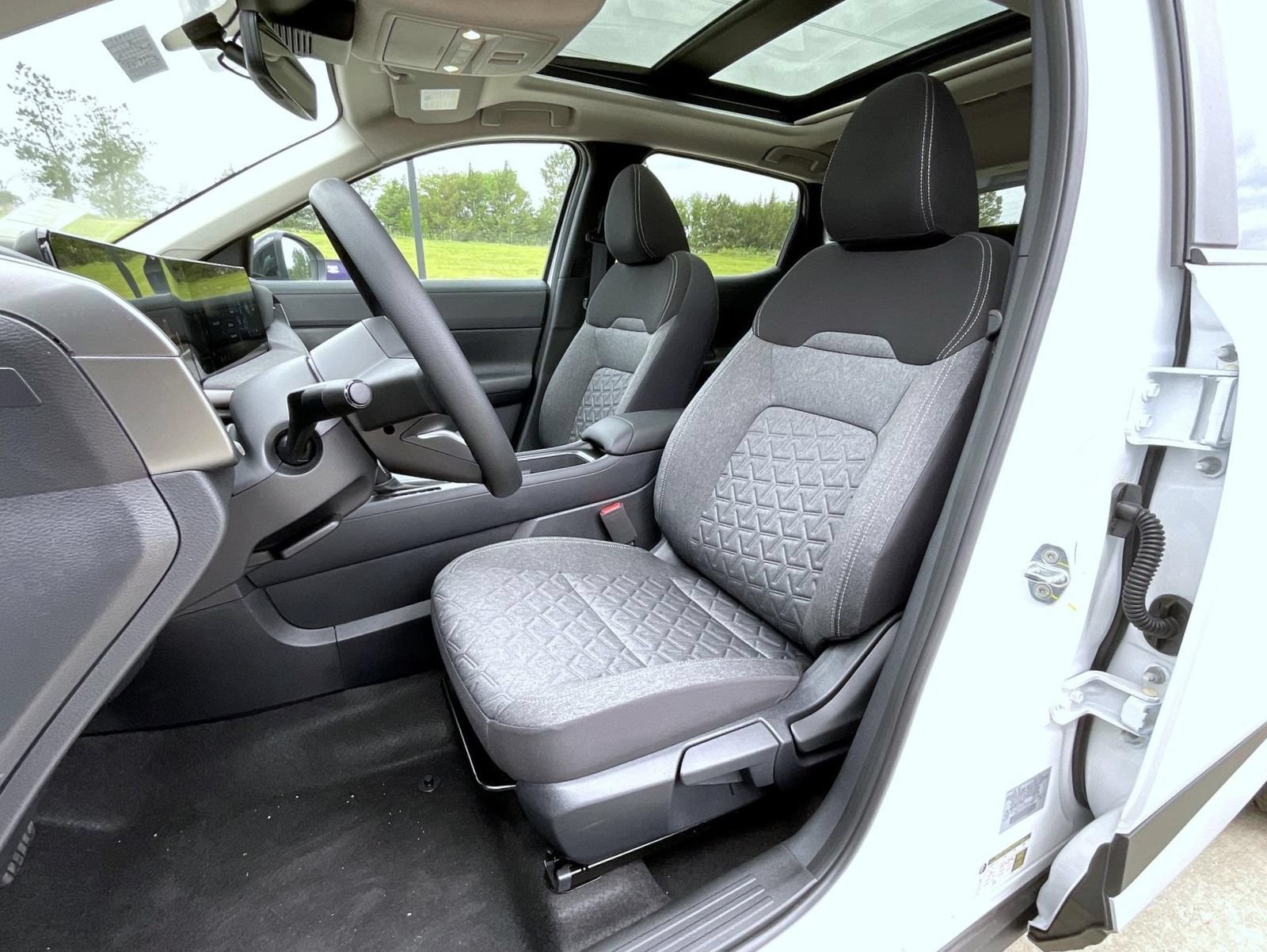 New 2026 Nissan Kicks SV AWD/4WD image 10