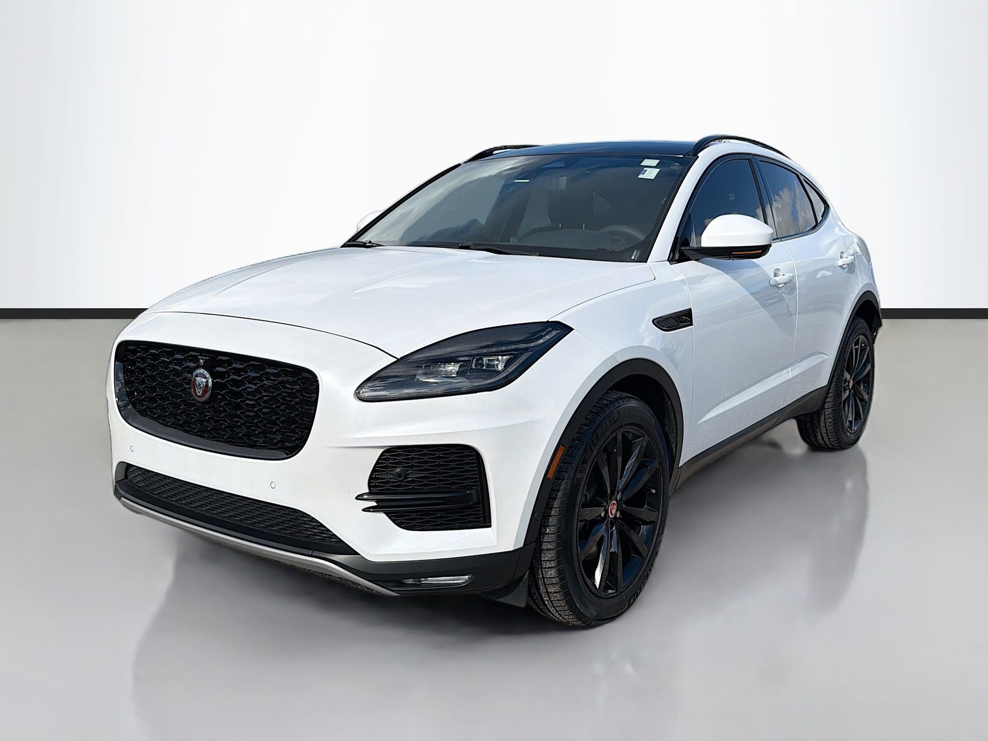 Used 2022 Jaguar E-PACE SE image 7