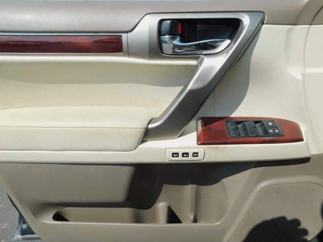 Used 2013 Lexus GX 460 Premium image 23