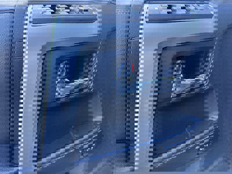 Used 2015 Toyota 4Runner Limited image 25