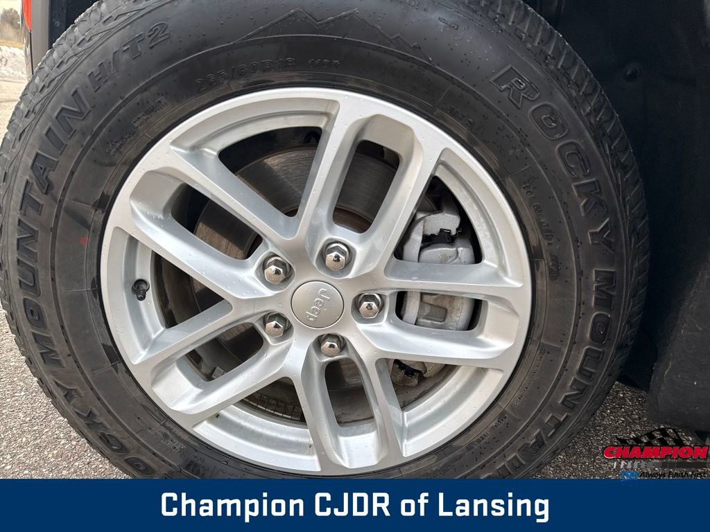 Used 2023 Jeep Grand Cherokee L Laredo AWD/4WD image 29